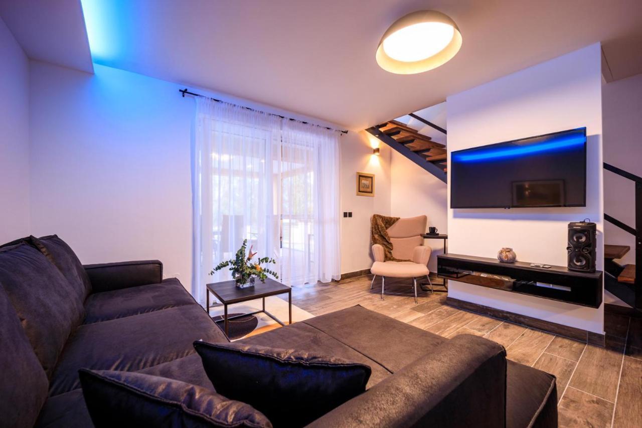 Villa Aljmaš Esterno foto