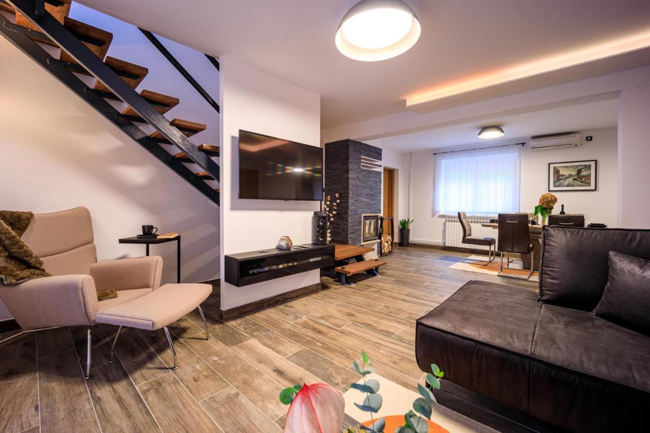 Villa Aljmaš Esterno foto