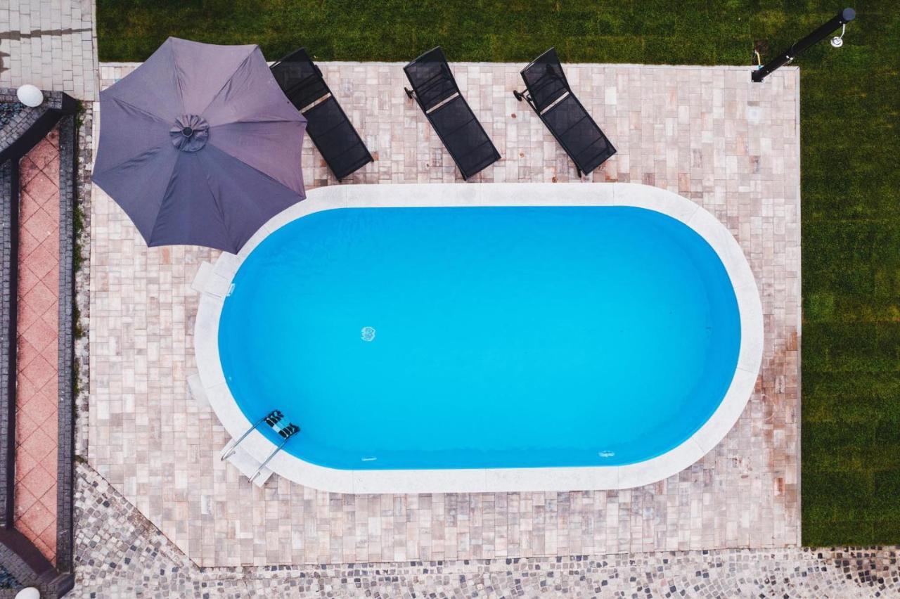 Villa Aljmaš Esterno foto