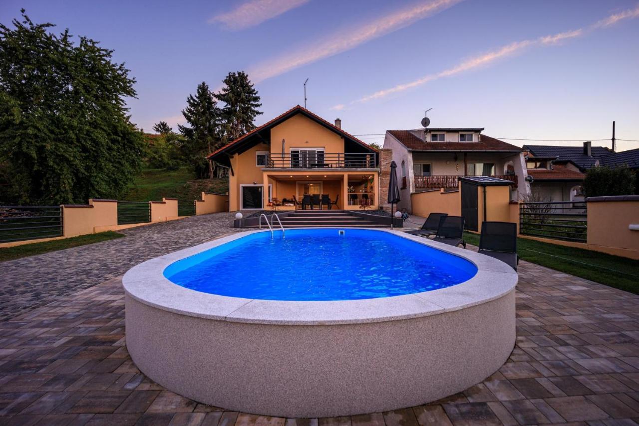 Villa Aljmaš Esterno foto