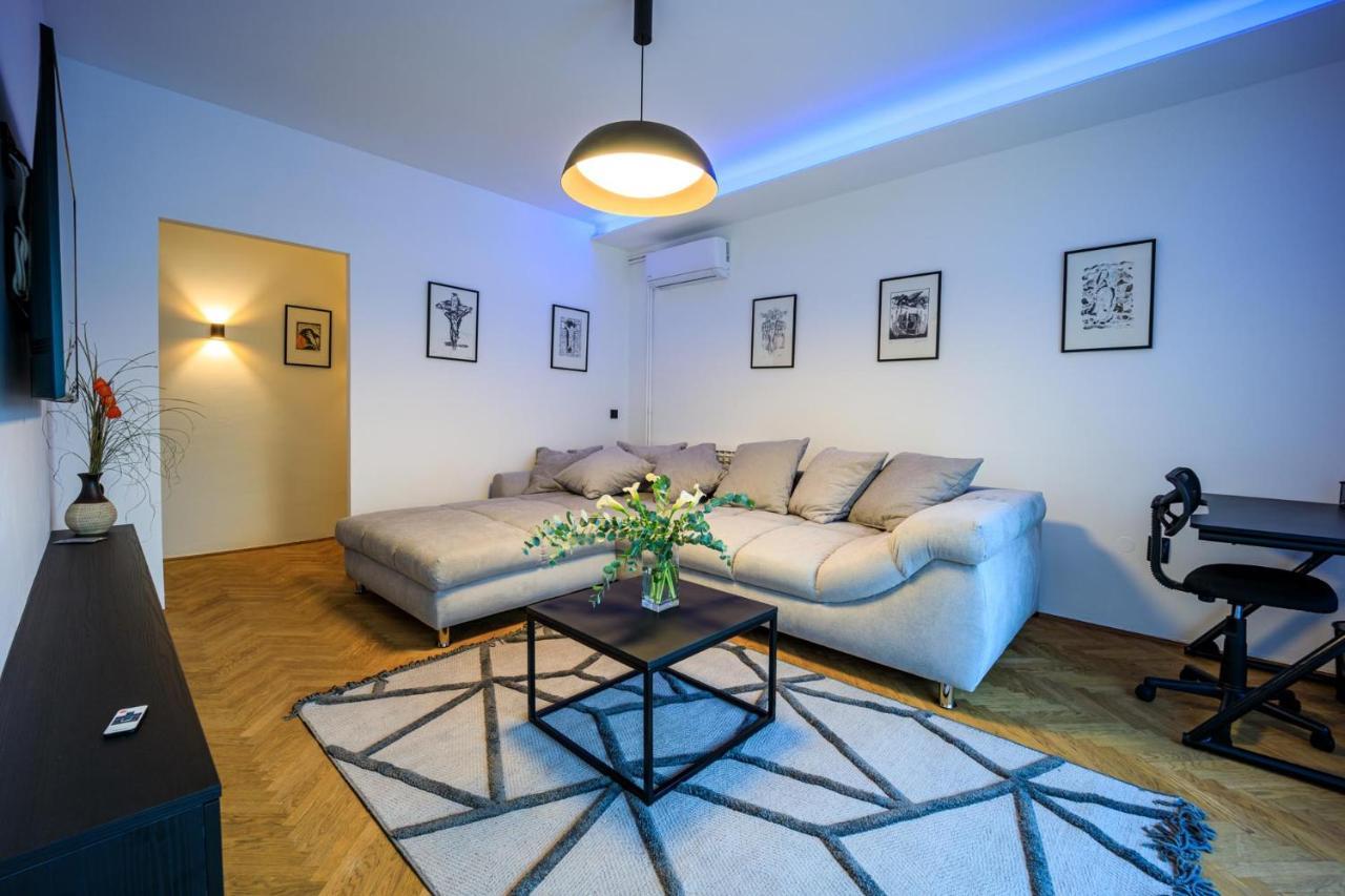 Villa Aljmaš Esterno foto